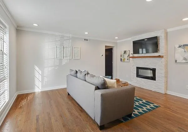 5400 Roswell Road Unit D2, Atlanta, Georgia 30342, 3 Bedrooms Bedrooms, ,2 BathroomsBathrooms,Residential,Sold,5400 Roswell Road Unit D2,6515783