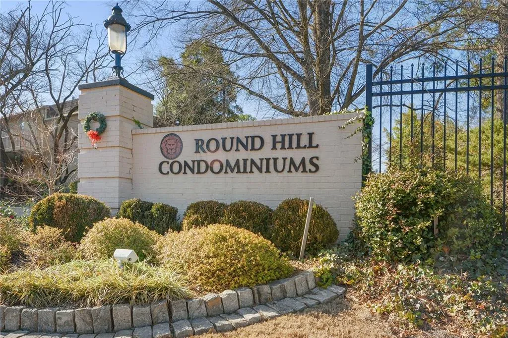 5400 Roswell Road Unit D2, Atlanta, Georgia 30342, 3 Bedrooms Bedrooms, ,2 BathroomsBathrooms,Residential,Sold,5400 Roswell Road Unit D2,6515783