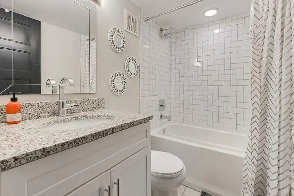 5400 Roswell Road Unit D2, Atlanta, Georgia 30342, 3 Bedrooms Bedrooms, ,2 BathroomsBathrooms,Residential,Sold,5400 Roswell Road Unit D2,6515783