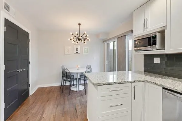 5400 Roswell Road Unit D2, Atlanta, Georgia 30342, 3 Bedrooms Bedrooms, ,2 BathroomsBathrooms,Residential,Sold,5400 Roswell Road Unit D2,6515783