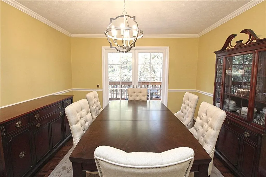 502 Dunwoody Chace, Sandy Springs, Georgia 30328, 3 Bedrooms Bedrooms, ,2 BathroomsBathrooms,Residential,Sold,502 Dunwoody Chace,6767530