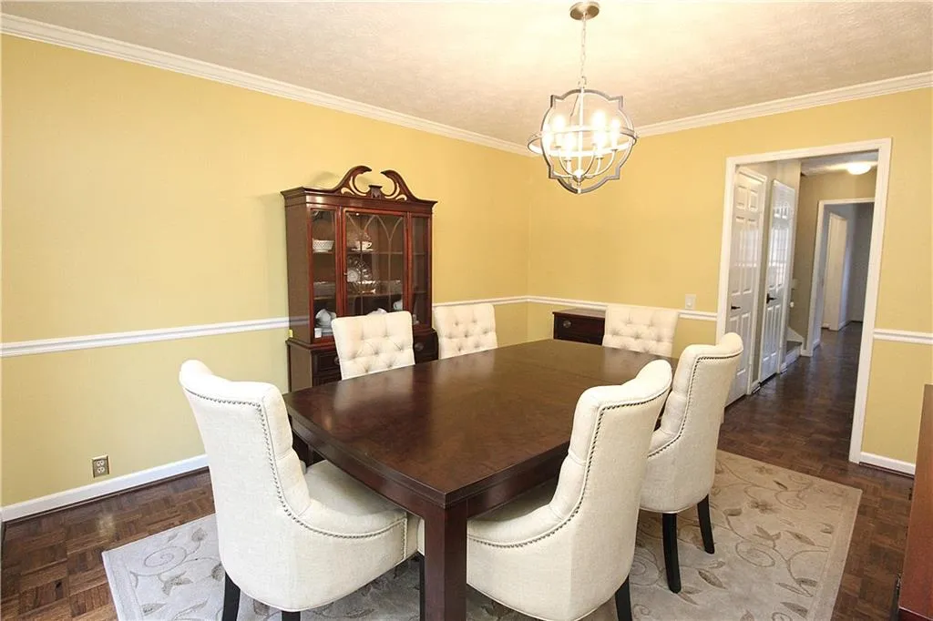 502 Dunwoody Chace, Sandy Springs, Georgia 30328, 3 Bedrooms Bedrooms, ,2 BathroomsBathrooms,Residential,Sold,502 Dunwoody Chace,6767530