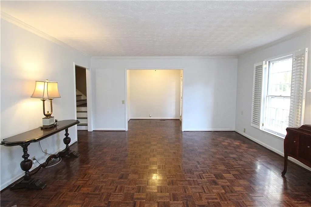 502 Dunwoody Chace, Sandy Springs, Georgia 30328, 3 Bedrooms Bedrooms, ,2 BathroomsBathrooms,Residential,Sold,502 Dunwoody Chace,6767530