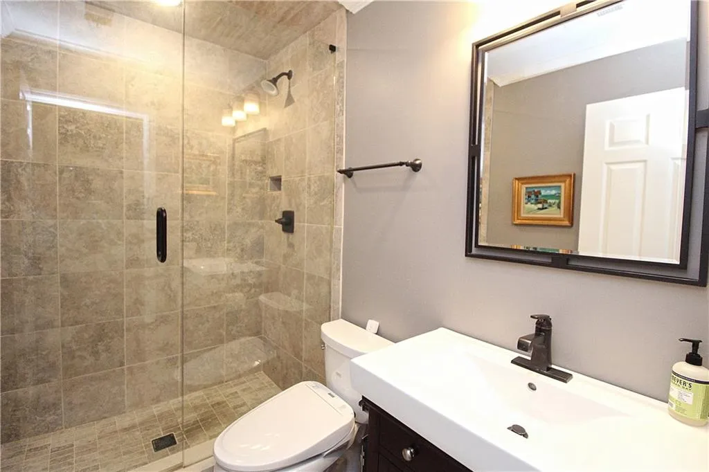 502 Dunwoody Chace, Sandy Springs, Georgia 30328, 3 Bedrooms Bedrooms, ,2 BathroomsBathrooms,Residential,Sold,502 Dunwoody Chace,6767530