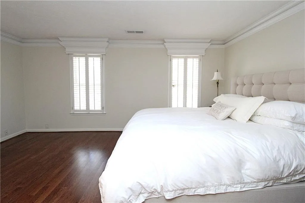 502 Dunwoody Chace, Sandy Springs, Georgia 30328, 3 Bedrooms Bedrooms, ,2 BathroomsBathrooms,Residential,Sold,502 Dunwoody Chace,6767530