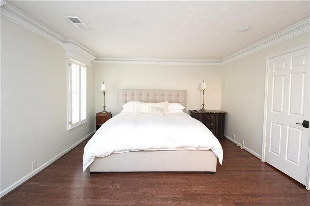 502 Dunwoody Chace, Sandy Springs, Georgia 30328, 3 Bedrooms Bedrooms, ,2 BathroomsBathrooms,Residential,Sold,502 Dunwoody Chace,6767530