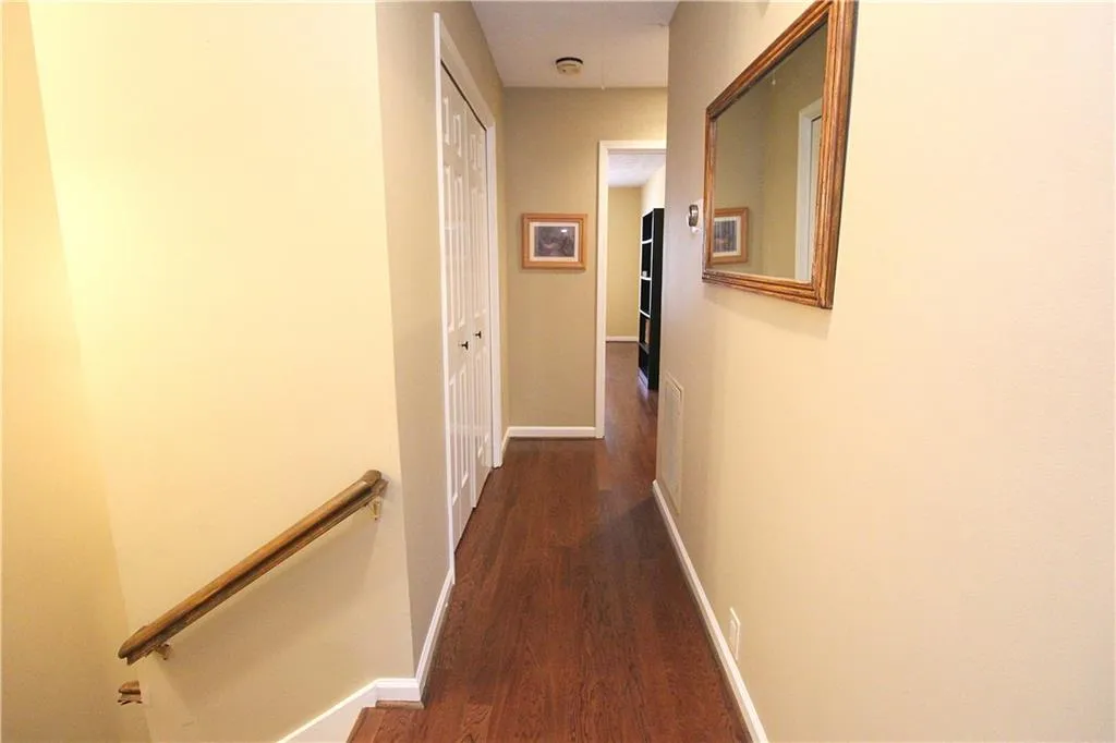 502 Dunwoody Chace, Sandy Springs, Georgia 30328, 3 Bedrooms Bedrooms, ,2 BathroomsBathrooms,Residential,Sold,502 Dunwoody Chace,6767530