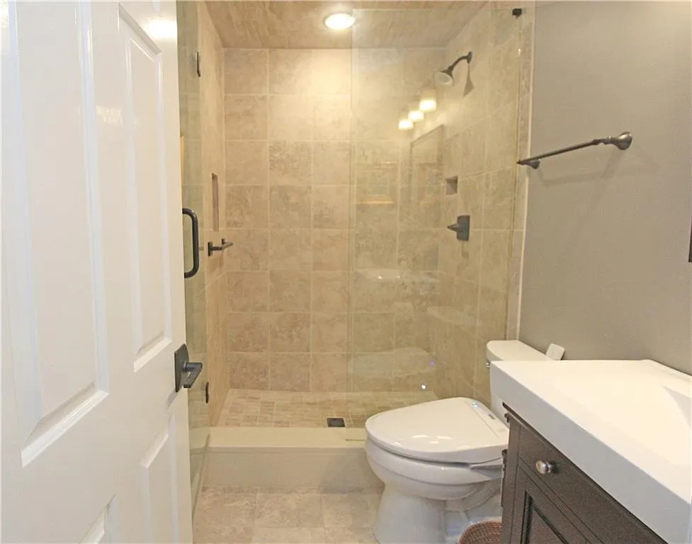 502 Dunwoody Chace, Sandy Springs, Georgia 30328, 3 Bedrooms Bedrooms, ,2 BathroomsBathrooms,Residential,Sold,502 Dunwoody Chace,6767530