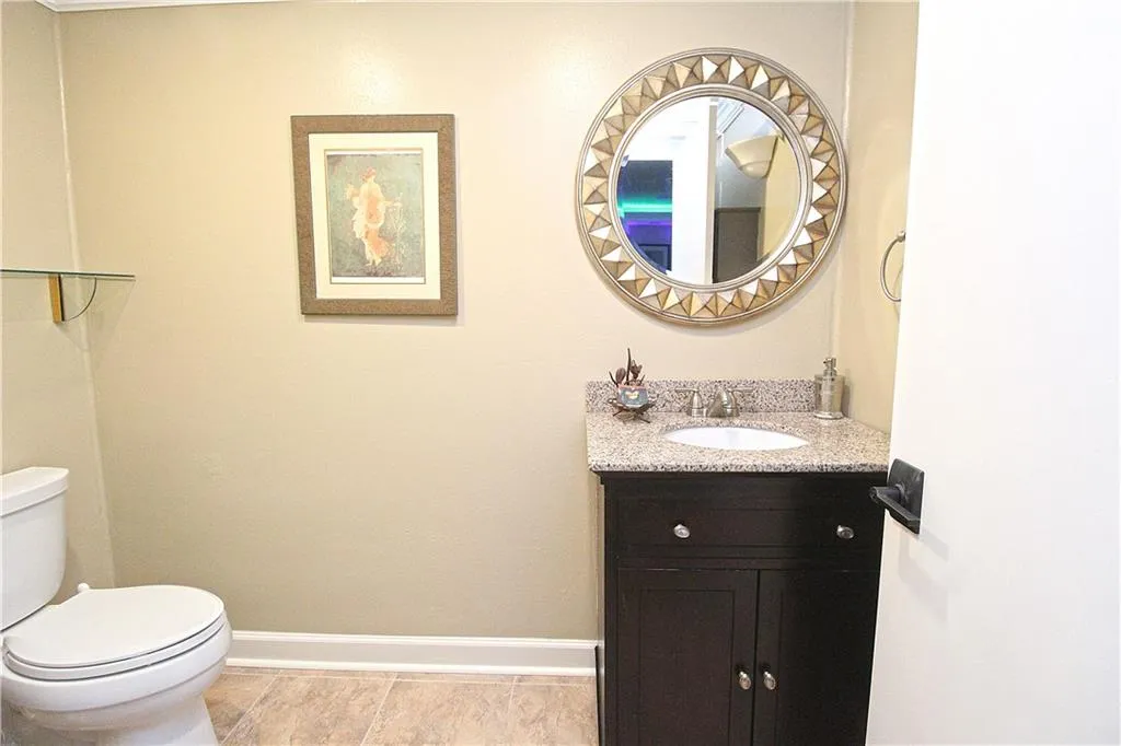 502 Dunwoody Chace, Sandy Springs, Georgia 30328, 3 Bedrooms Bedrooms, ,2 BathroomsBathrooms,Residential,Sold,502 Dunwoody Chace,6767530