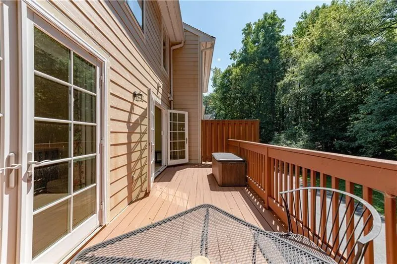 502 Dunwoody Chace, Sandy Springs, Georgia 30328, 3 Bedrooms Bedrooms, ,2 BathroomsBathrooms,Residential,Sold,502 Dunwoody Chace,6767530