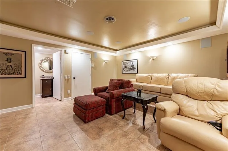 502 Dunwoody Chace, Sandy Springs, Georgia 30328, 3 Bedrooms Bedrooms, ,2 BathroomsBathrooms,Residential,Sold,502 Dunwoody Chace,6767530