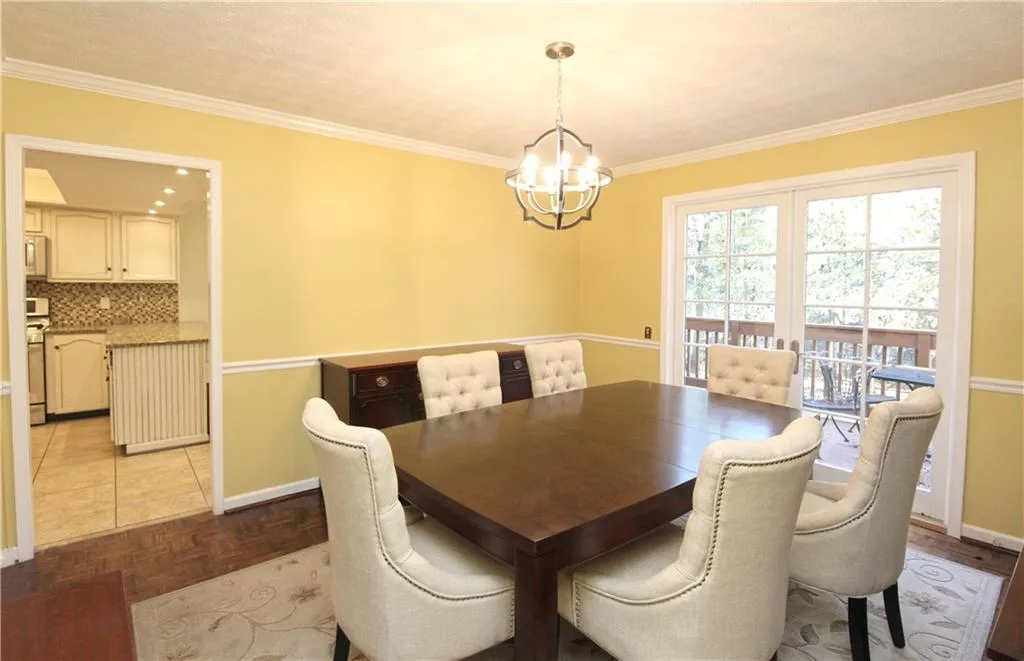 502 Dunwoody Chace, Sandy Springs, Georgia 30328, 3 Bedrooms Bedrooms, ,2 BathroomsBathrooms,Residential,Sold,502 Dunwoody Chace,6767530