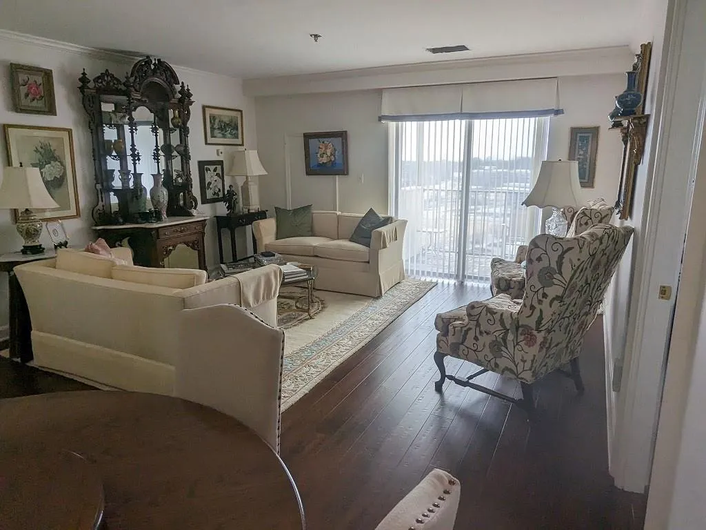 300 Johnson Ferry Road Ne Unit A1014, Sandy Springs, Georgia 30328, 2 Bedrooms Bedrooms, ,2 BathroomsBathrooms,Residential,Sold,300 Johnson Ferry Road Ne Unit A1014,7175772