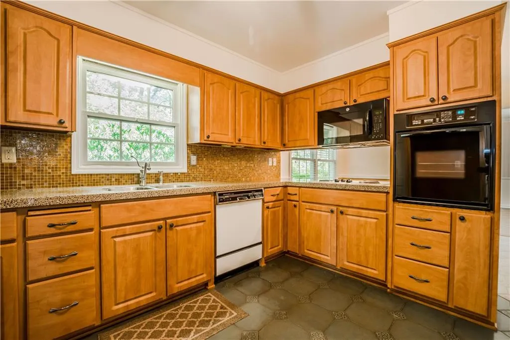 14 Brandon Ridge Drive, Sandy Springs, Georgia 30028, 4 Bedrooms Bedrooms, ,2 BathroomsBathrooms,Residential,Sold,14 Brandon Ridge Drive,5982563