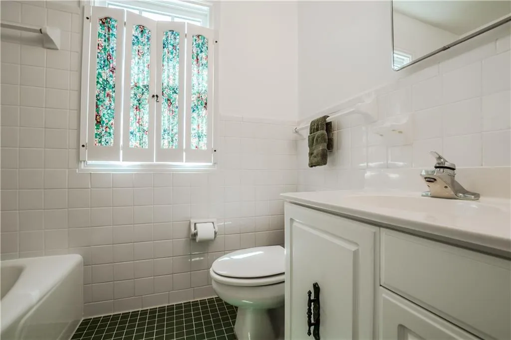 14 Brandon Ridge Drive, Sandy Springs, Georgia 30028, 4 Bedrooms Bedrooms, ,2 BathroomsBathrooms,Residential,Sold,14 Brandon Ridge Drive,5982563