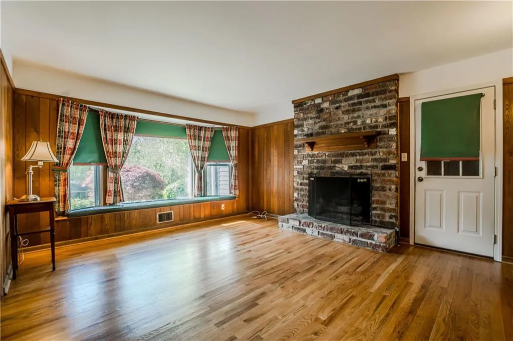 14 Brandon Ridge Drive, Sandy Springs, Georgia 30028, 4 Bedrooms Bedrooms, ,2 BathroomsBathrooms,Residential,Sold,14 Brandon Ridge Drive,5982563