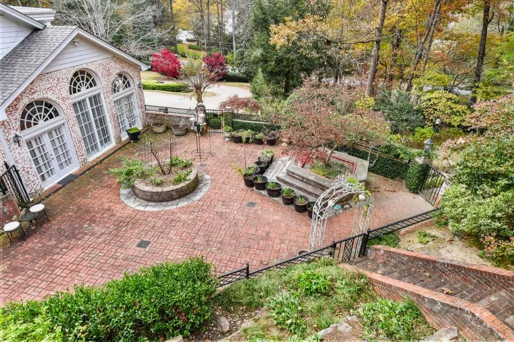 5335 Long Island Drive Nw, Sandy Springs, Georgia 30327, 6 Bedrooms Bedrooms, ,6 BathroomsBathrooms,Residential,Sold,5335 Long Island Drive Nw,6976126