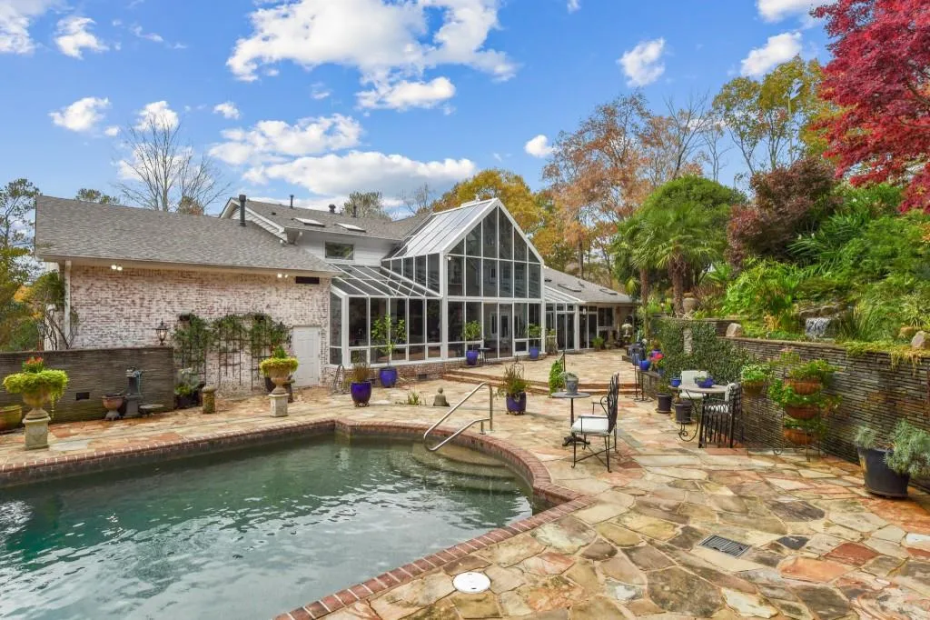 5335 Long Island Drive Nw, Sandy Springs, Georgia 30327, 6 Bedrooms Bedrooms, ,6 BathroomsBathrooms,Residential,Sold,5335 Long Island Drive Nw,6976126