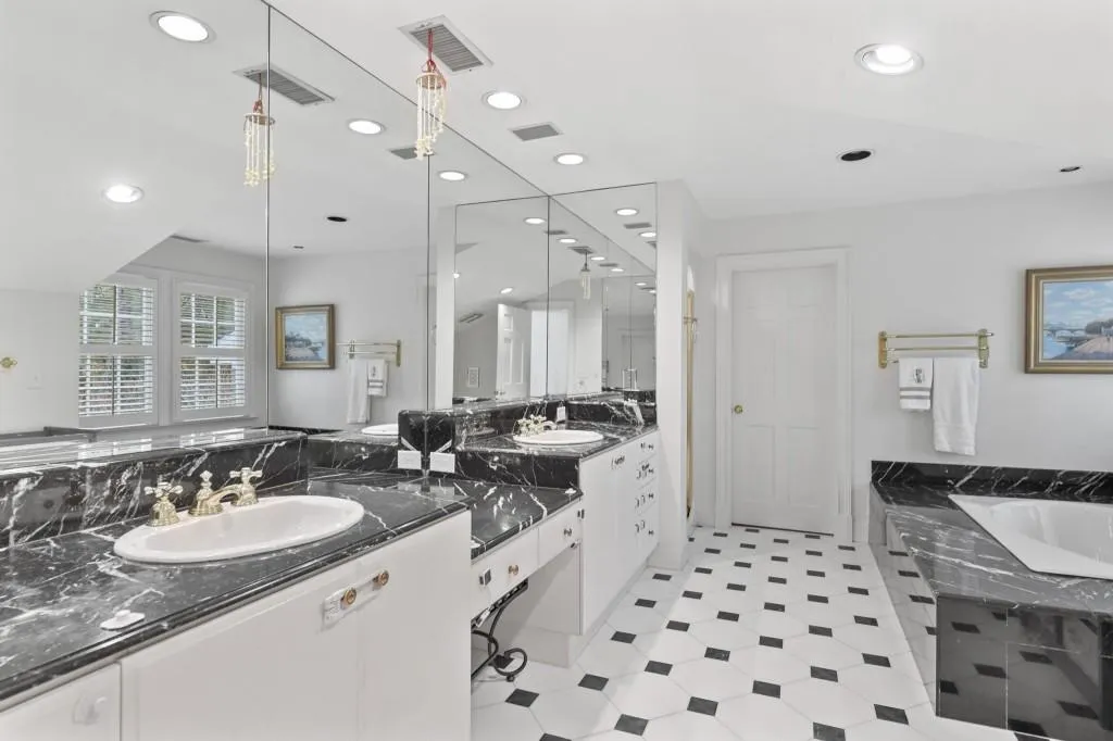 5335 Long Island Drive Nw, Sandy Springs, Georgia 30327, 6 Bedrooms Bedrooms, ,6 BathroomsBathrooms,Residential,Sold,5335 Long Island Drive Nw,6976126