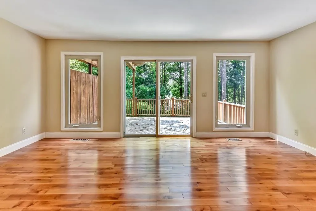9375 Huntcliff Trace, Sandy Springs, Georgia 30350, 6 Bedrooms Bedrooms, ,5 BathroomsBathrooms,Residential,Sold,9375 Huntcliff Trace,6935773