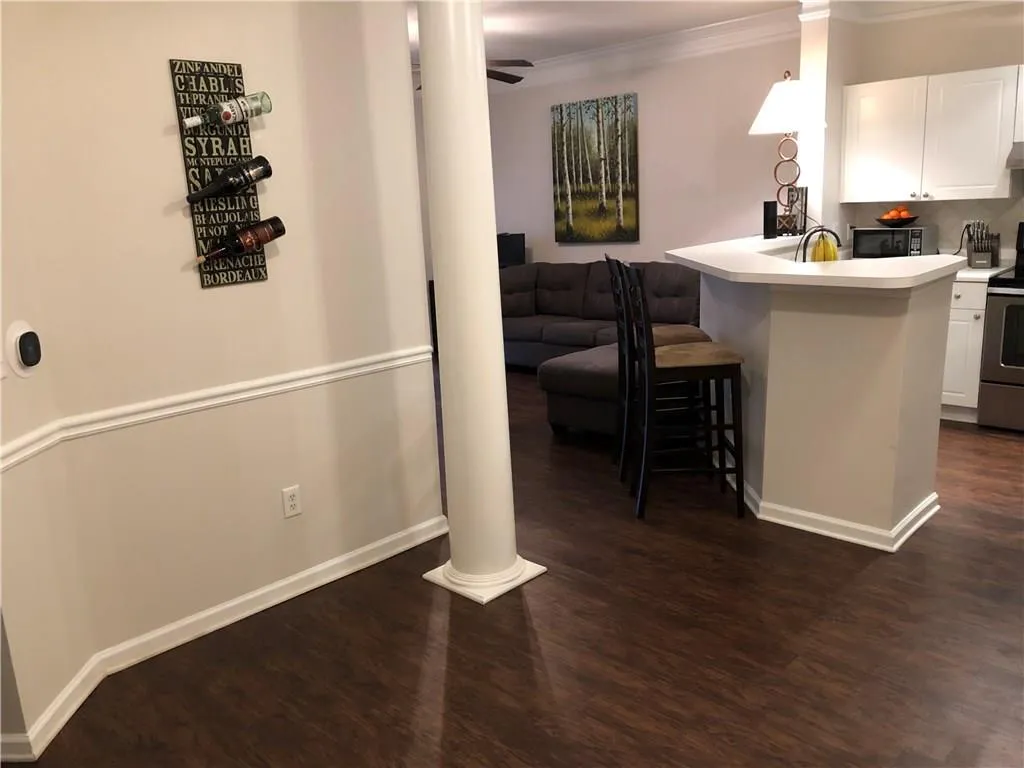 5559 Glenridge Drive Unit 2105, Atlanta, Georgia 30342, 1 Bedroom Bedrooms, ,1 BathroomBathrooms,Residential,Sold,5559 Glenridge Drive Unit 2105,6128309
