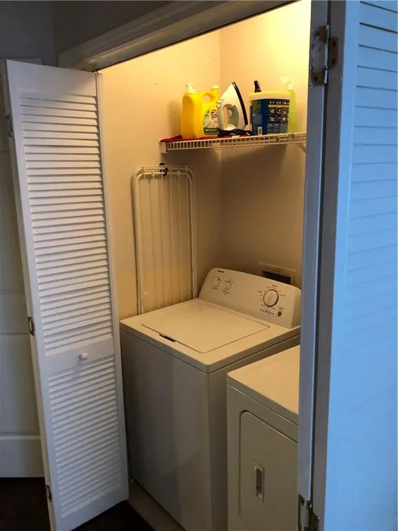 5559 Glenridge Drive Unit 2105, Atlanta, Georgia 30342, 1 Bedroom Bedrooms, ,1 BathroomBathrooms,Residential,Sold,5559 Glenridge Drive Unit 2105,6128309