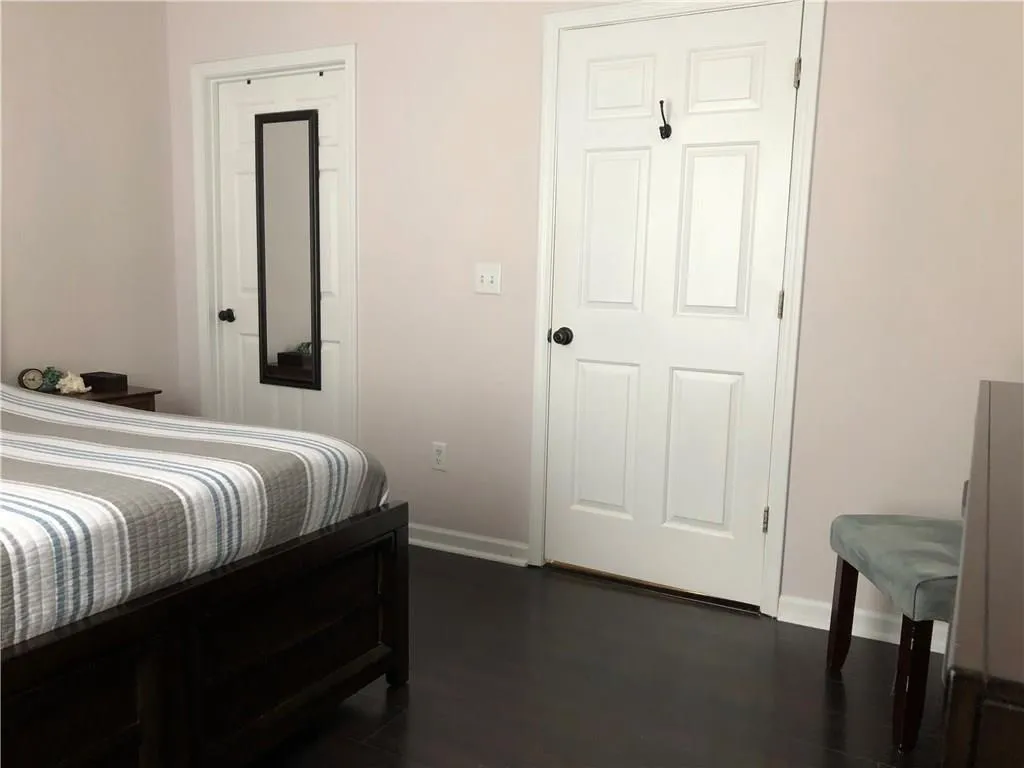 5559 Glenridge Drive Unit 2105, Atlanta, Georgia 30342, 1 Bedroom Bedrooms, ,1 BathroomBathrooms,Residential,Sold,5559 Glenridge Drive Unit 2105,6128309
