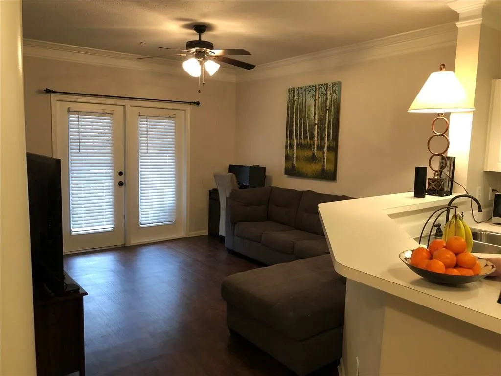 5559 Glenridge Drive Unit 2105, Atlanta, Georgia 30342, 1 Bedroom Bedrooms, ,1 BathroomBathrooms,Residential,Sold,5559 Glenridge Drive Unit 2105,6128309