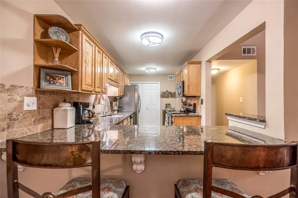 102 Brighton Point, Atlanta, Georgia 30328, 3 Bedrooms Bedrooms, ,2 BathroomsBathrooms,Residential,Sold,102 Brighton Point,5861439