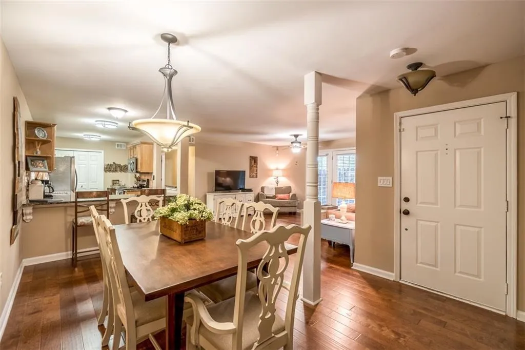 102 Brighton Point, Atlanta, Georgia 30328, 3 Bedrooms Bedrooms, ,2 BathroomsBathrooms,Residential,Sold,102 Brighton Point,5861439