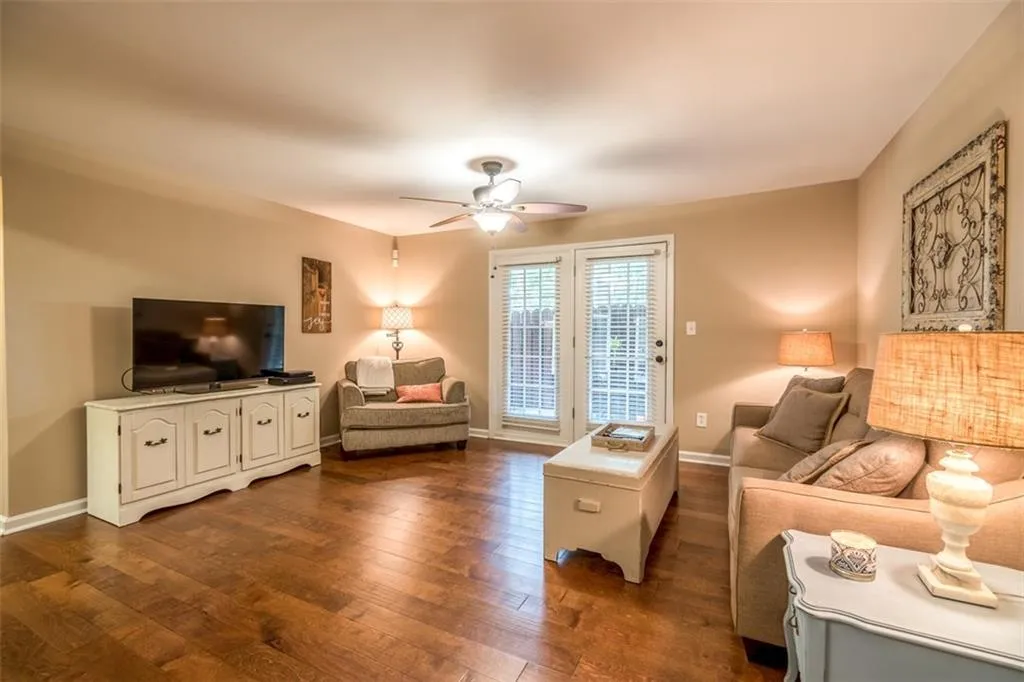 102 Brighton Point, Atlanta, Georgia 30328, 3 Bedrooms Bedrooms, ,2 BathroomsBathrooms,Residential,Sold,102 Brighton Point,5861439