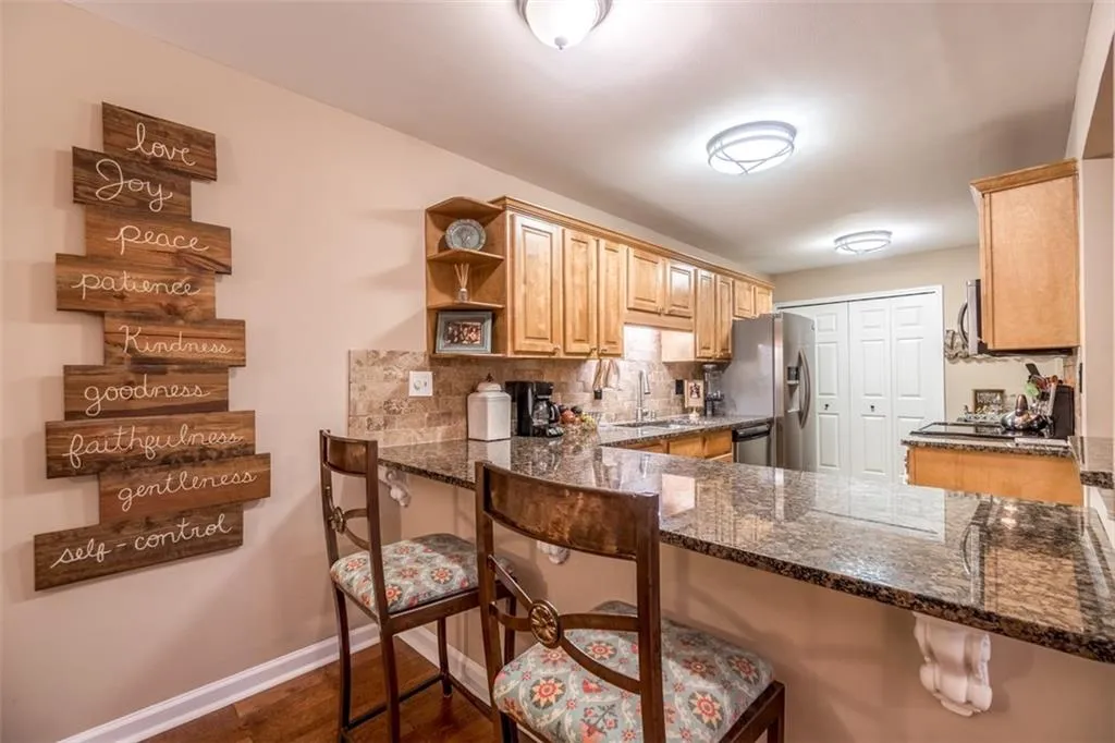 102 Brighton Point, Atlanta, Georgia 30328, 3 Bedrooms Bedrooms, ,2 BathroomsBathrooms,Residential,Sold,102 Brighton Point,5861439