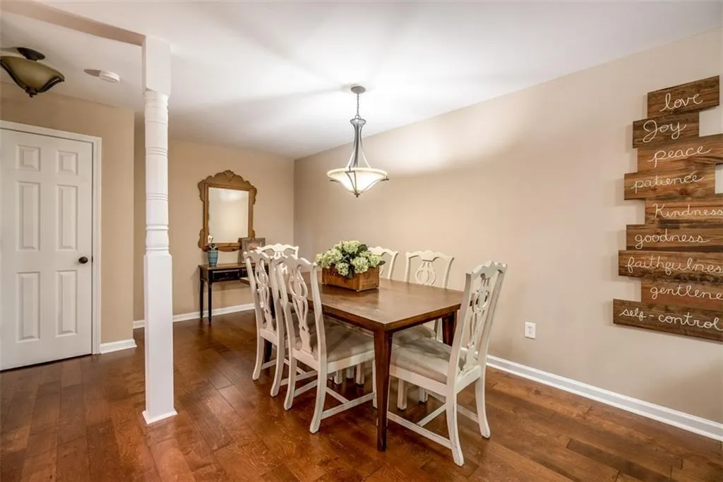 102 Brighton Point, Atlanta, Georgia 30328, 3 Bedrooms Bedrooms, ,2 BathroomsBathrooms,Residential,Sold,102 Brighton Point,5861439