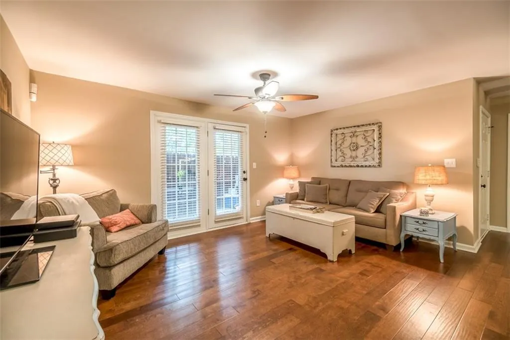 102 Brighton Point, Atlanta, Georgia 30328, 3 Bedrooms Bedrooms, ,2 BathroomsBathrooms,Residential,Sold,102 Brighton Point,5861439