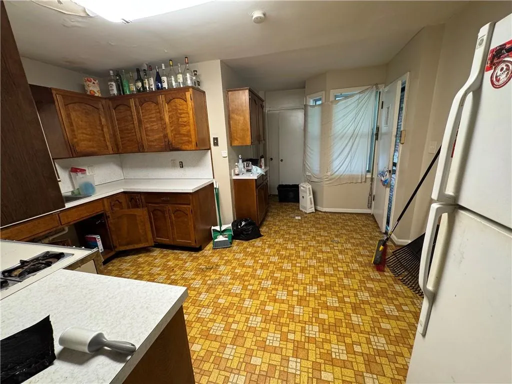 2791 Baker Ridge Drive Nw, Atlanta, Georgia 30318, 3 Bedrooms Bedrooms, ,1 BathroomBathrooms,Residential,For Sale,2791 Baker Ridge Drive Nw,7666001