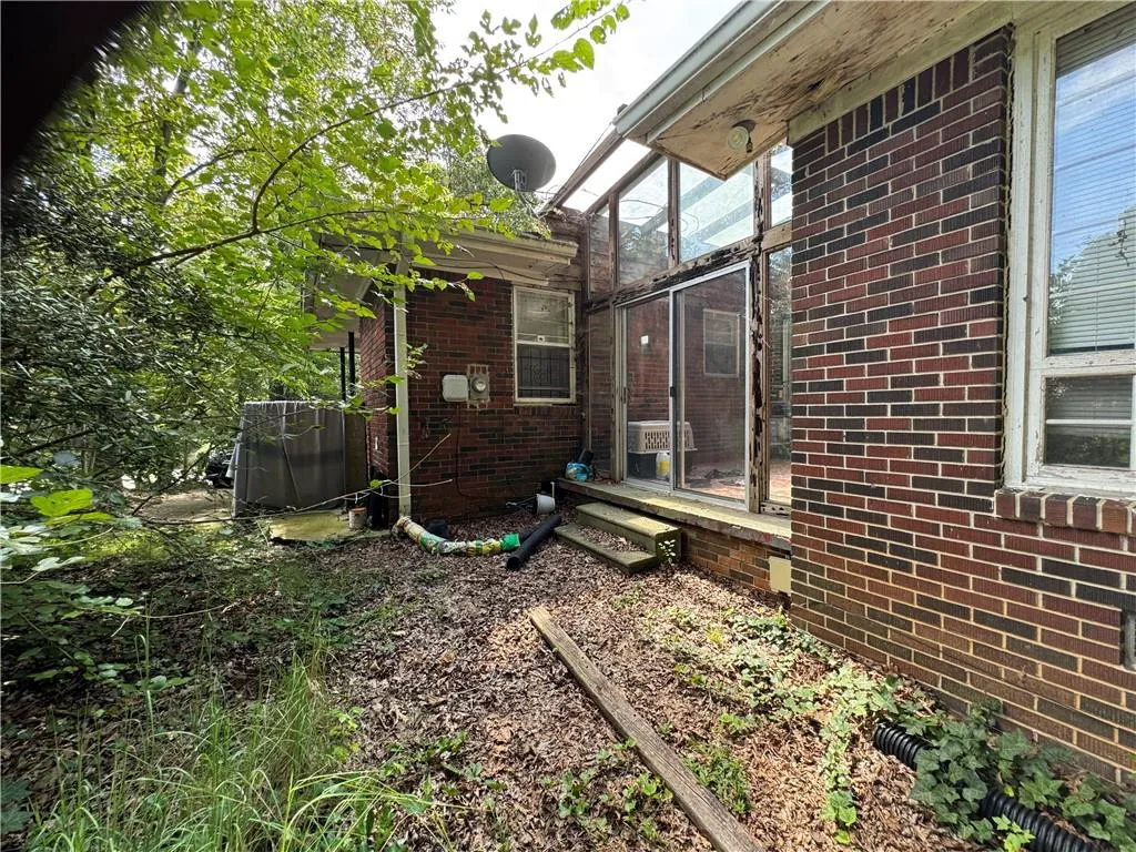 2791 Baker Ridge Drive Nw, Atlanta, Georgia 30318, 3 Bedrooms Bedrooms, ,1 BathroomBathrooms,Residential,For Sale,2791 Baker Ridge Drive Nw,7666001