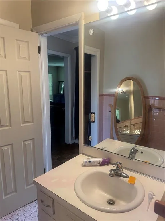 2791 Baker Ridge Drive Nw, Atlanta, Georgia 30318, 3 Bedrooms Bedrooms, ,1 BathroomBathrooms,Residential,For Sale,2791 Baker Ridge Drive Nw,7666001