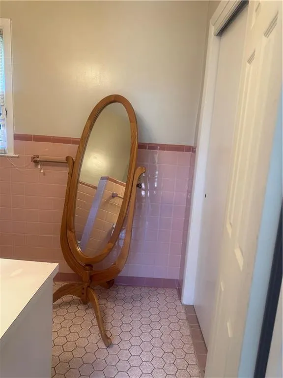 2791 Baker Ridge Drive Nw, Atlanta, Georgia 30318, 3 Bedrooms Bedrooms, ,1 BathroomBathrooms,Residential,For Sale,2791 Baker Ridge Drive Nw,7666001