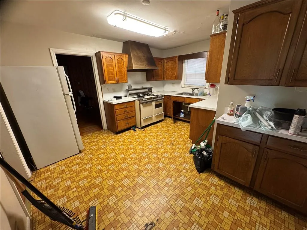 2791 Baker Ridge Drive Nw, Atlanta, Georgia 30318, 3 Bedrooms Bedrooms, ,1 BathroomBathrooms,Residential,For Sale,2791 Baker Ridge Drive Nw,7666001