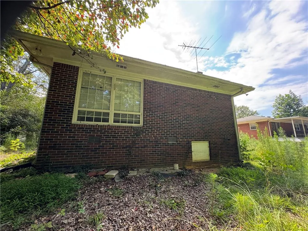 2791 Baker Ridge Drive Nw, Atlanta, Georgia 30318, 3 Bedrooms Bedrooms, ,1 BathroomBathrooms,Residential,For Sale,2791 Baker Ridge Drive Nw,7666001