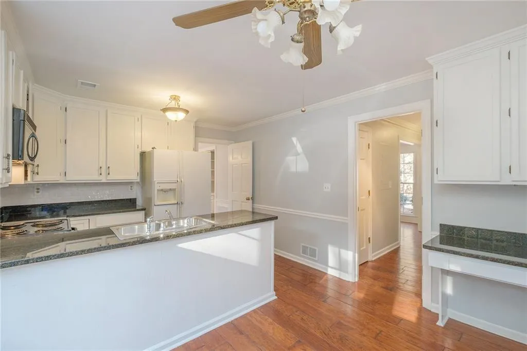 8990 Carroll Manor Drive, Sandy Springs, Georgia 30350, 2 Bedrooms Bedrooms, ,2 BathroomsBathrooms,Residential,Sold,8990 Carroll Manor Drive,6816872