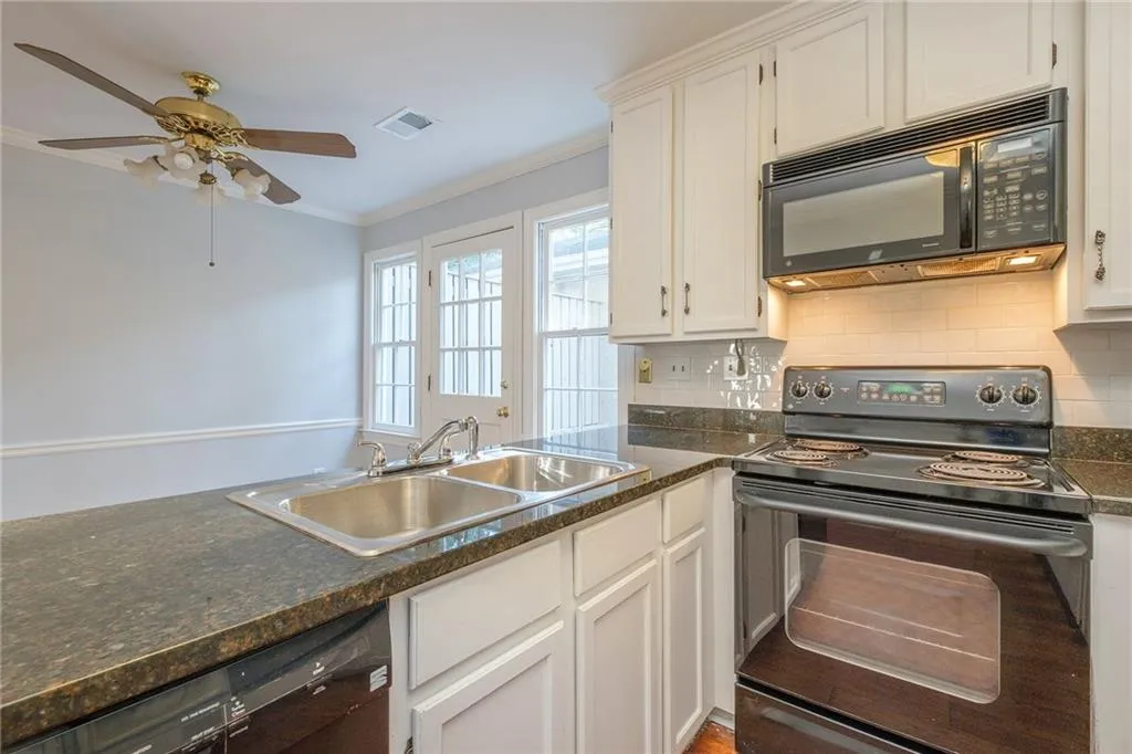 8990 Carroll Manor Drive, Sandy Springs, Georgia 30350, 2 Bedrooms Bedrooms, ,2 BathroomsBathrooms,Residential,Sold,8990 Carroll Manor Drive,6816872