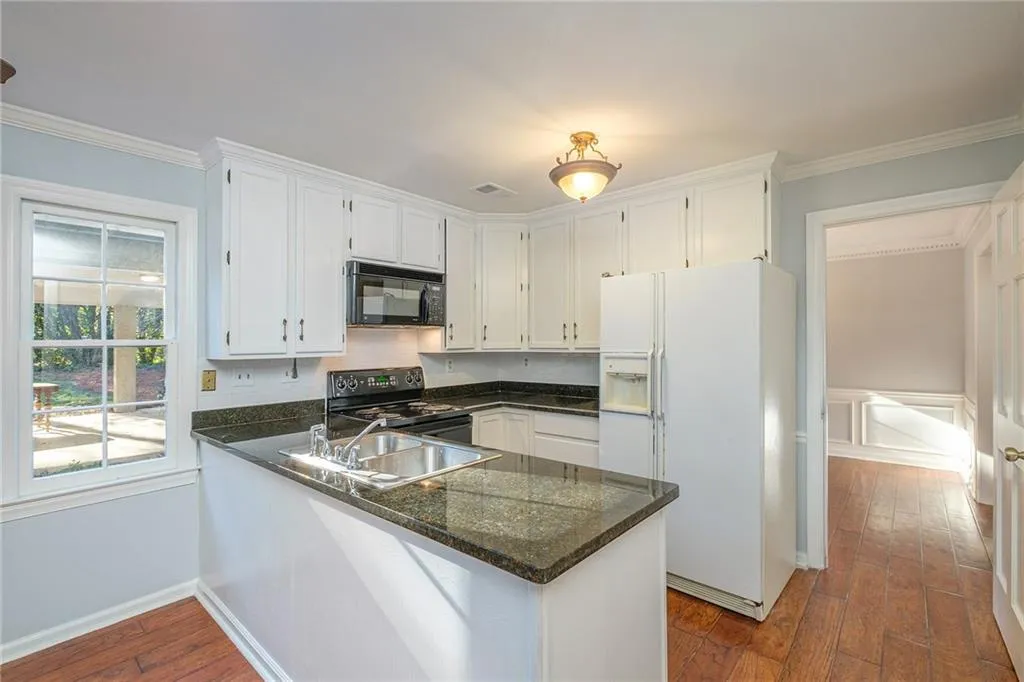 8990 Carroll Manor Drive, Sandy Springs, Georgia 30350, 2 Bedrooms Bedrooms, ,2 BathroomsBathrooms,Residential,Sold,8990 Carroll Manor Drive,6816872
