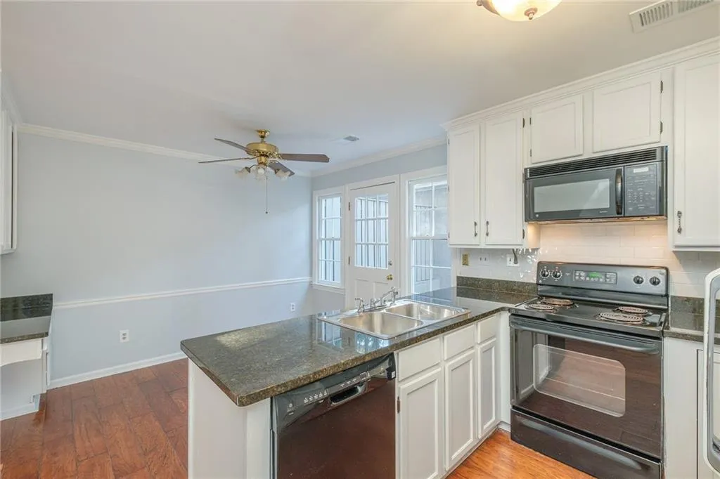 8990 Carroll Manor Drive, Sandy Springs, Georgia 30350, 2 Bedrooms Bedrooms, ,2 BathroomsBathrooms,Residential,Sold,8990 Carroll Manor Drive,6816872