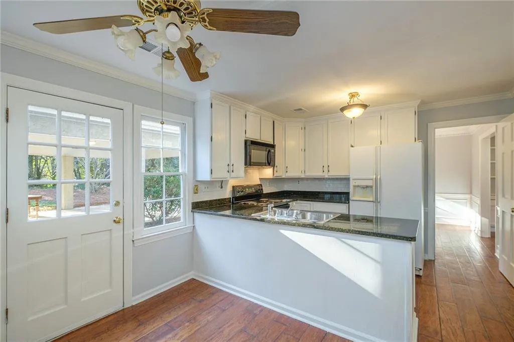 8990 Carroll Manor Drive, Sandy Springs, Georgia 30350, 2 Bedrooms Bedrooms, ,2 BathroomsBathrooms,Residential,Sold,8990 Carroll Manor Drive,6816872