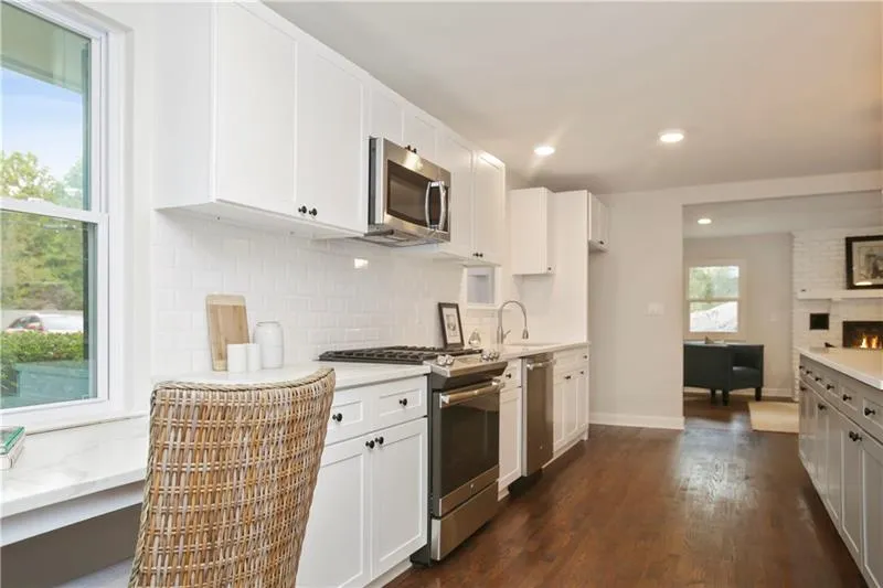 285 Elden Drive, Atlanta, Georgia 30342, 3 Bedrooms Bedrooms, ,2 BathroomsBathrooms,Residential,Sold,285 Elden Drive,6639612