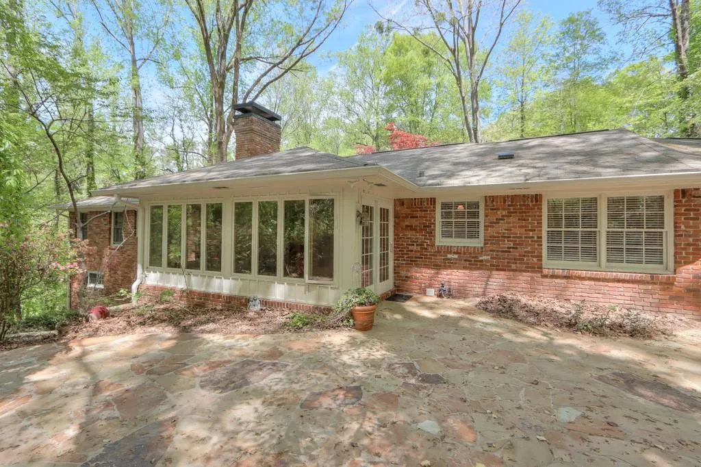 525 Carol Way Nw, Sandy Springs, Georgia 30327, 4 Bedrooms Bedrooms, ,3 BathroomsBathrooms,Residential,Sold,525 Carol Way Nw,7026197