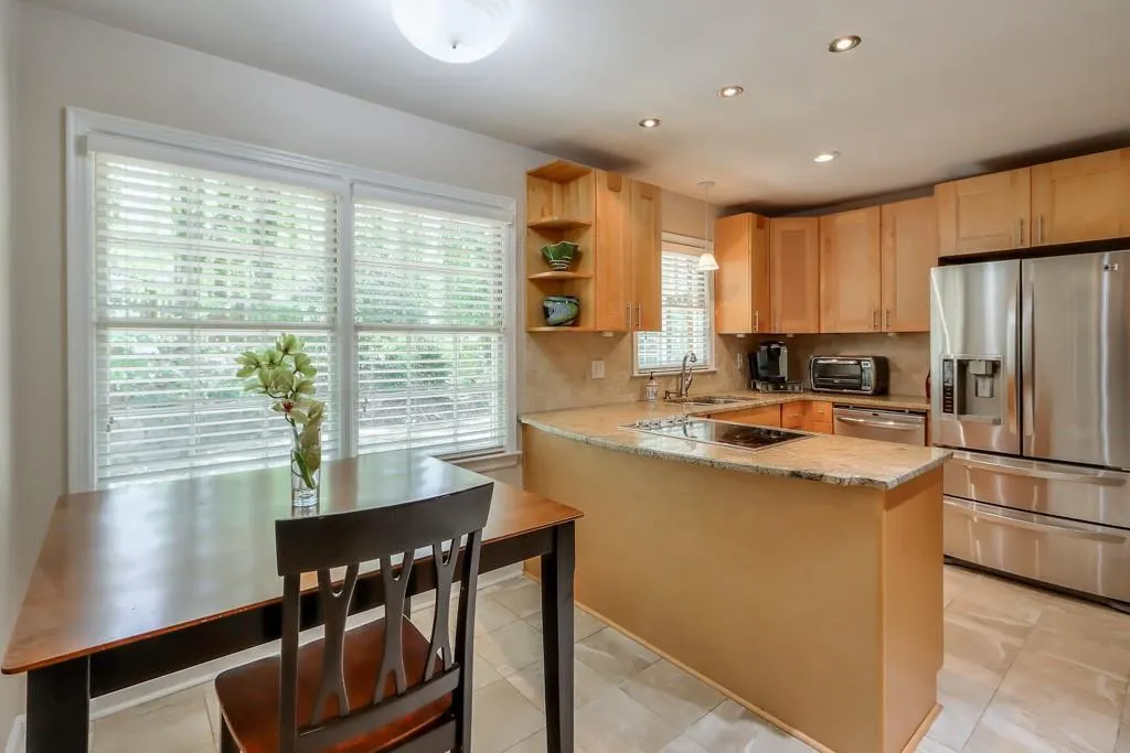 525 Carol Way Nw, Sandy Springs, Georgia 30327, 4 Bedrooms Bedrooms, ,3 BathroomsBathrooms,Residential,Sold,525 Carol Way Nw,7026197