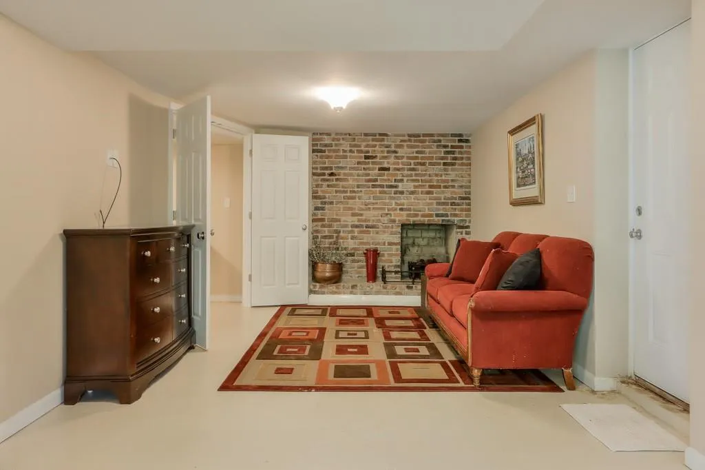 525 Carol Way Nw, Sandy Springs, Georgia 30327, 4 Bedrooms Bedrooms, ,3 BathroomsBathrooms,Residential,Sold,525 Carol Way Nw,7026197