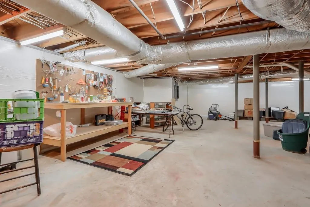 525 Carol Way Nw, Sandy Springs, Georgia 30327, 4 Bedrooms Bedrooms, ,3 BathroomsBathrooms,Residential,Sold,525 Carol Way Nw,7026197